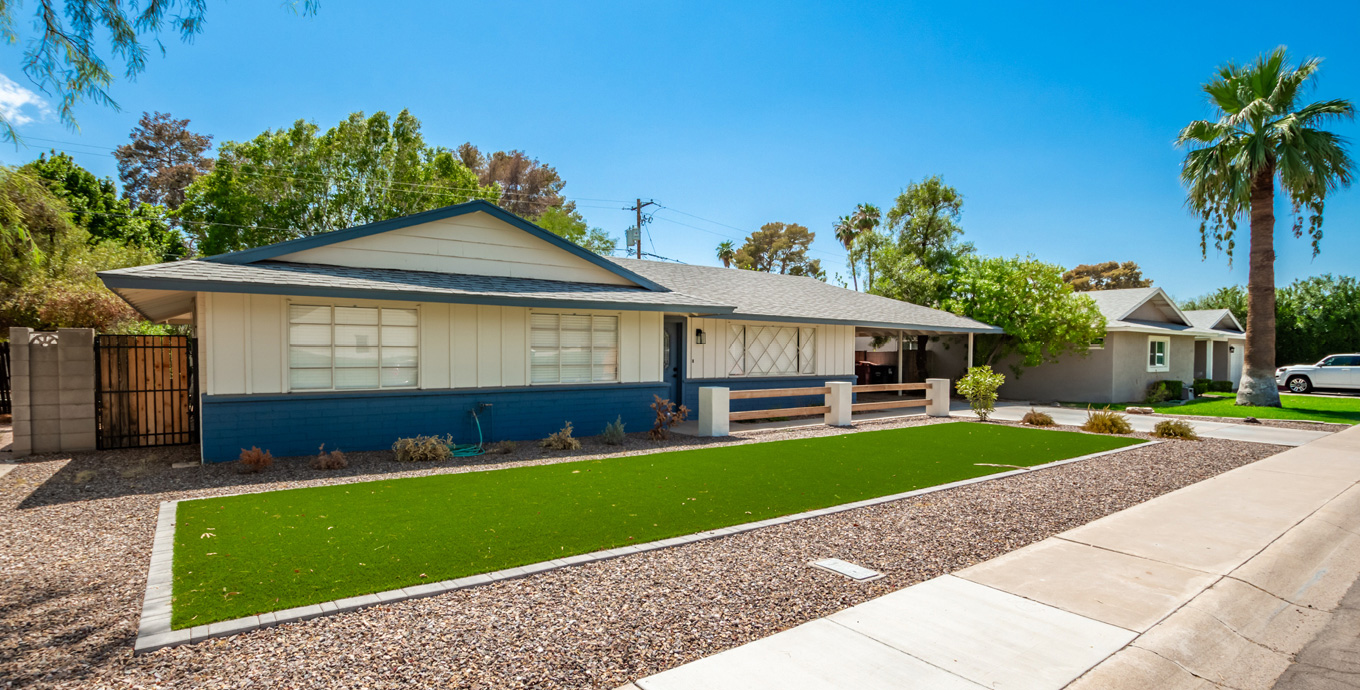 Location, location location! Right in the heart of Old Town Scottsdale!